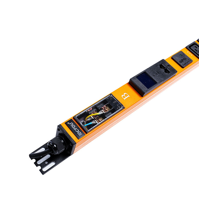 22 uitgangen IEC C13 IEC C19 1,5U overspanningsbeveiliging PDU Verticale installatie Hot-swappable RS485 uitgerust met meter rack-PDU