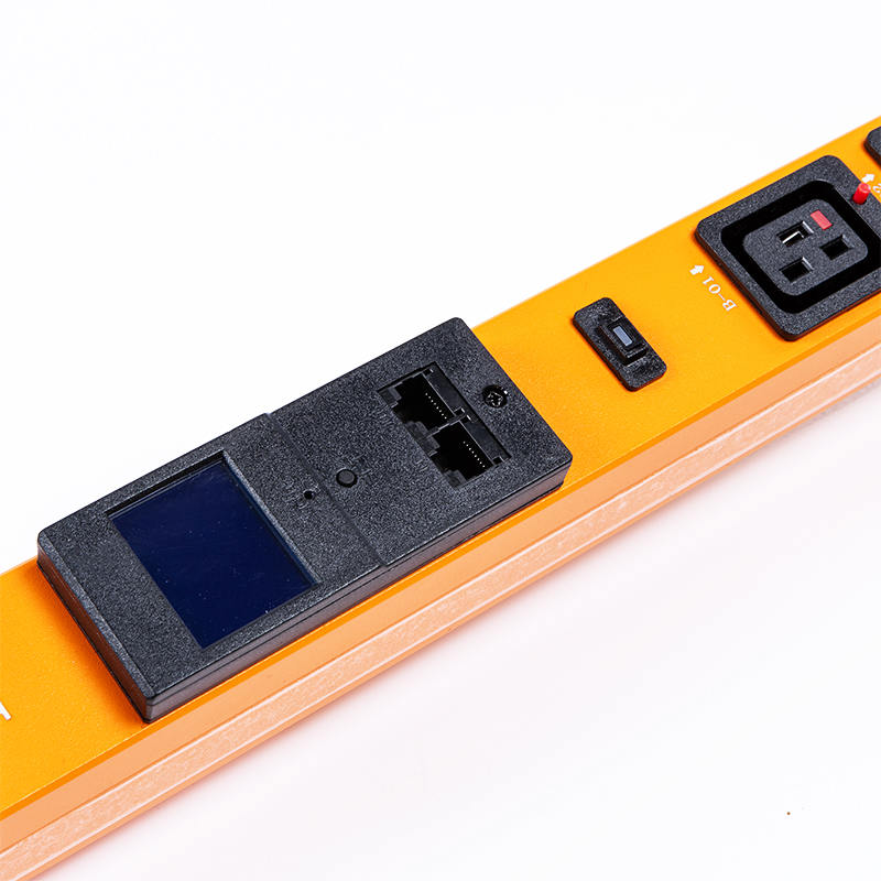 20 uitgangen IEC C13 IEC C19 afsluitbare stopcontacten 1U Hot-swappable indicator Verticale RS485 Rack-PDU met meter