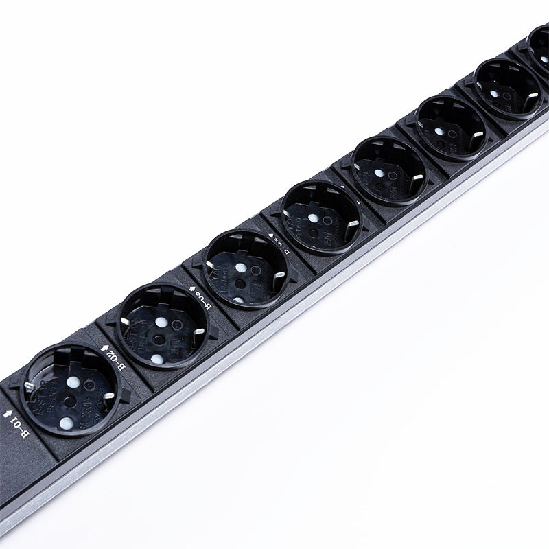 18 stopcontacten Duitsland 1U overspanningsbeveiliging Hot-swappable RS485 rack-PDU met meter