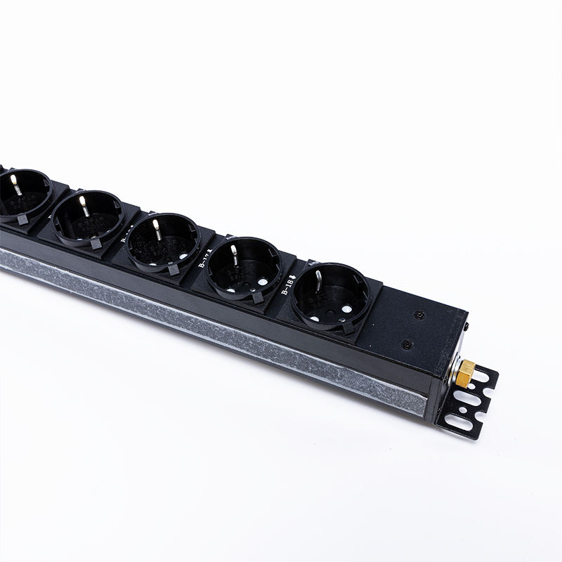 18 stopcontacten Duitsland 1U overspanningsbeveiliging Hot-swappable RS485 rack-PDU met meter