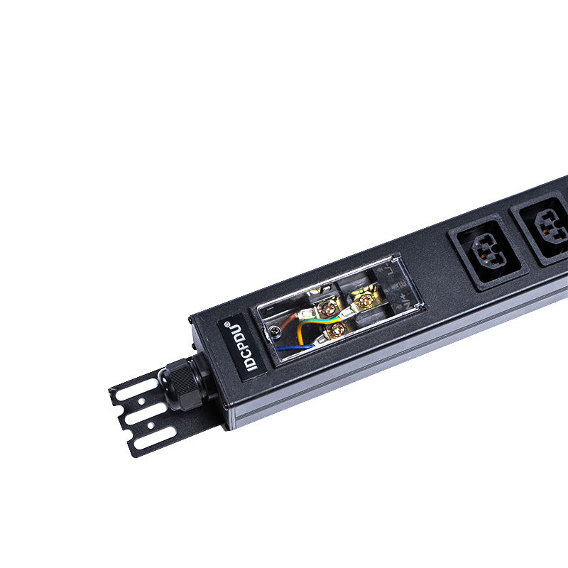 16 stopcontacten IEC C13 C19 en US stopcontacten 1,5U vloeibare magnetische stroomonderbreker verticale TCP/IP smart rack PDU