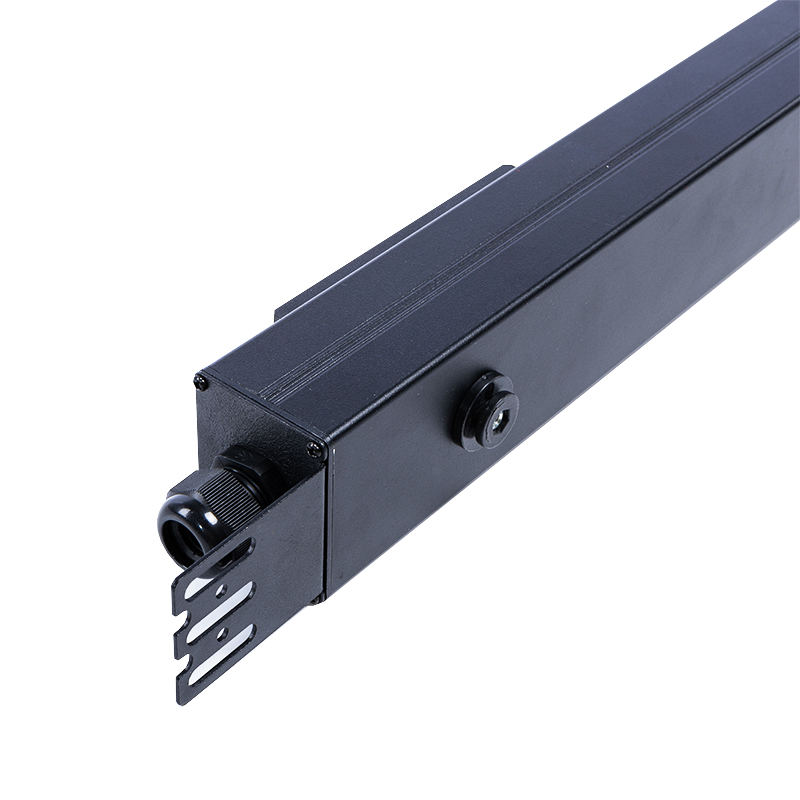 24 uitgangen 3 fasen IEC C13 en C19 Vergrendelbare stopcontacten 1,5U vloeibare magnetische stroomonderbreker Verticaal Hot-swappable RS485-meterrek PDU